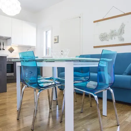 Nila * Порт-Аццурро